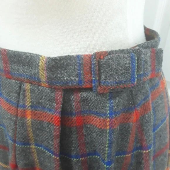Vintage Talbots Wool Blend Lined Wrap Plaid Gray Red Yellow Mini Skirt size 10 - Picture 6 of 12